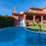 Apartman Classic 5 Bdrm Andalucian W Pool & Sea View Marbella
