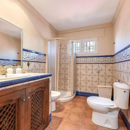 公寓 Classic 5 Bdrm Andalucian W Pool & Sea View