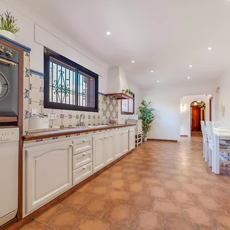 Apartman Classic 5 Bdrm Andalucian W Pool & Sea View Marbella