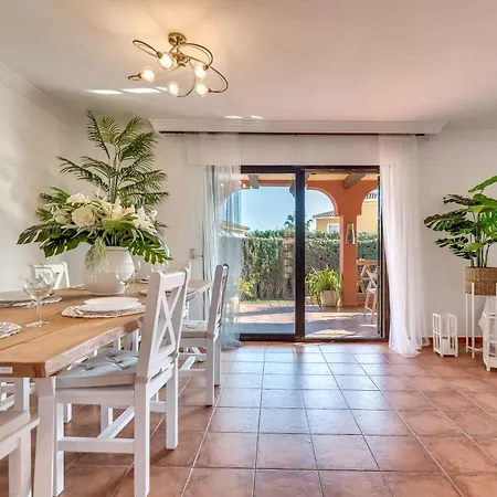 公寓 Classic 5 Bdrm Andalucian W Pool & Sea View *