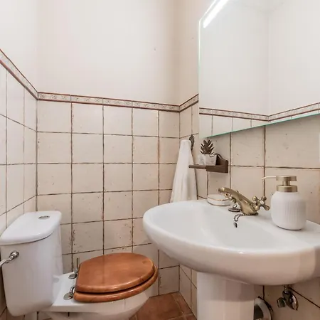 Classic 5 Bdrm Andalucian W Pool&sea View Appartamento Marbella