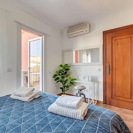 Classic 5 Bdrm Andalucian W Pool & Sea View Apartman Marbella