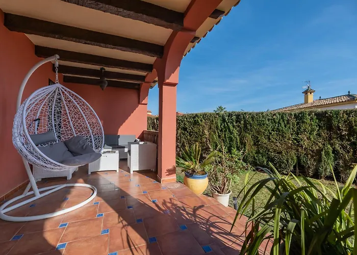 Classic 5 Bdrm Andalucian W Pool & Sea View Apartment