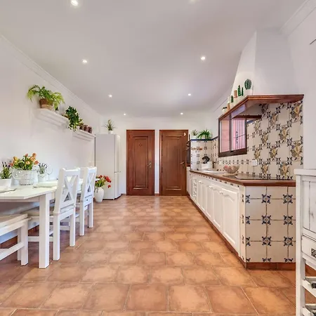 Lägenhet Classic 5 Bdrm Andalucian W Pool & Sea View