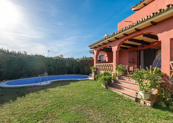 Classic 5 Bdrm Andalucian W Pool & Sea View Apartament *