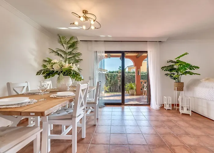 Apartament Classic 5 Bdrm Andalucian W Pool & Sea View *